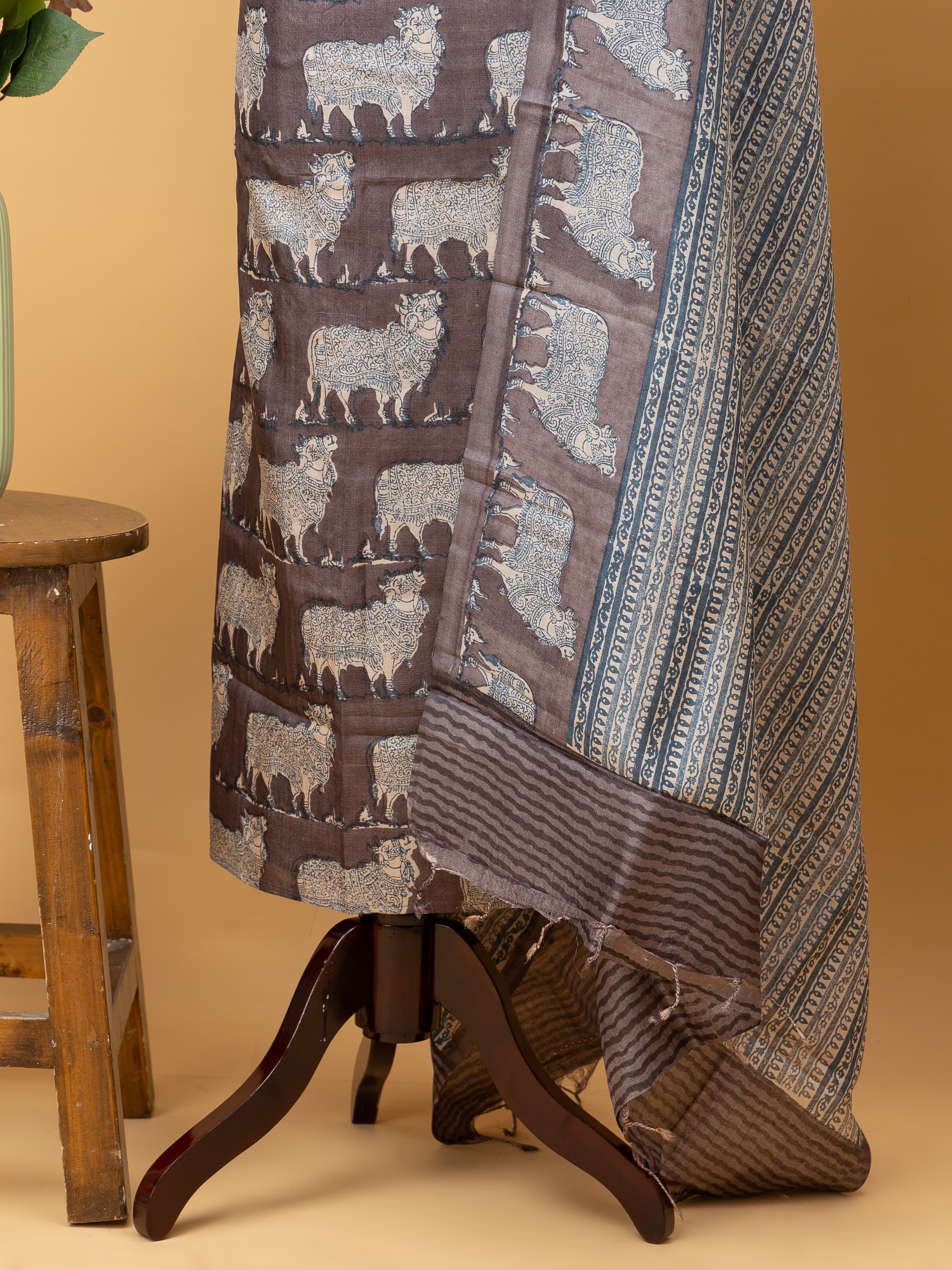 Tusser Nandi Printed Suit