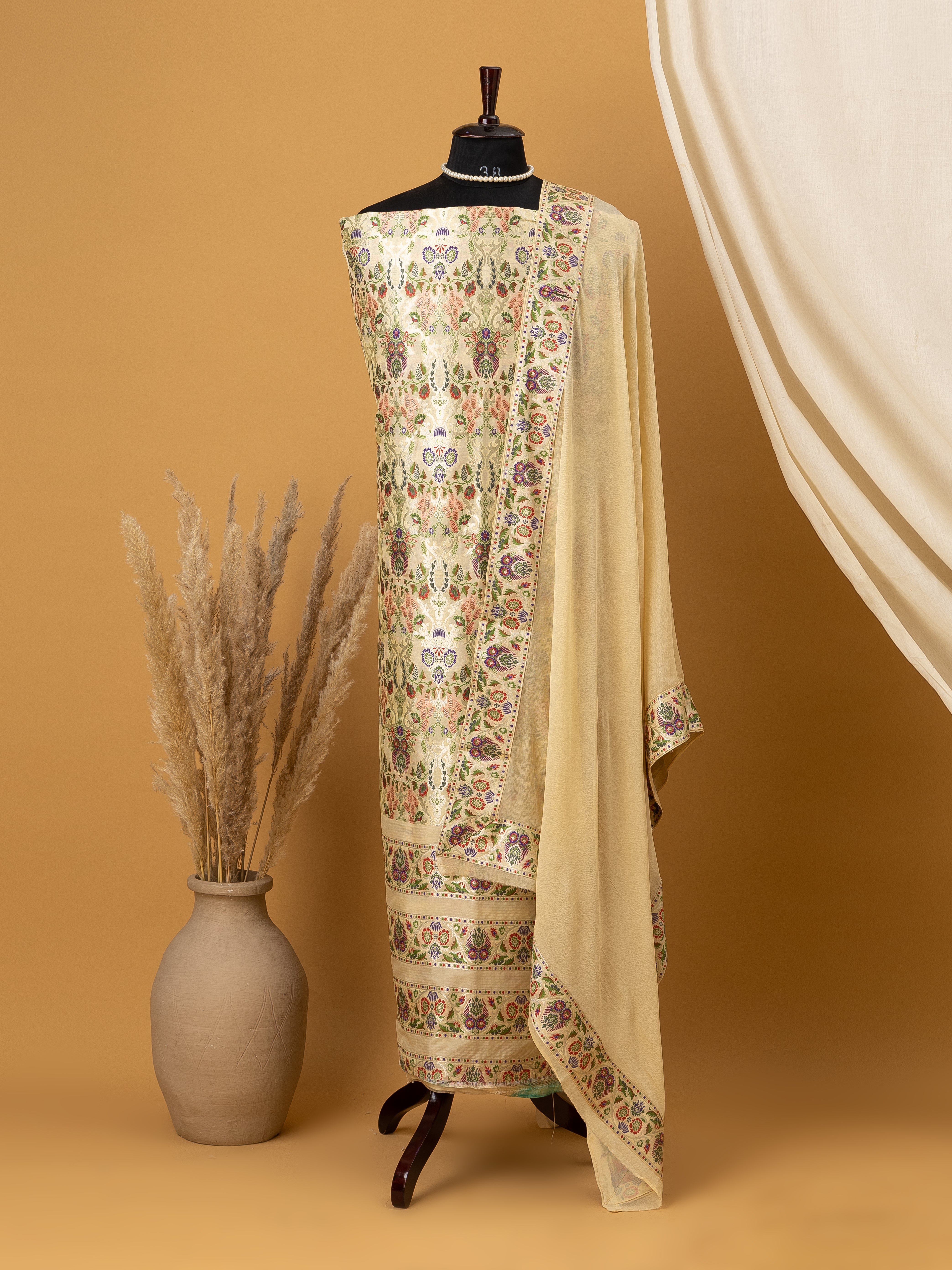 Khimkhab Suit