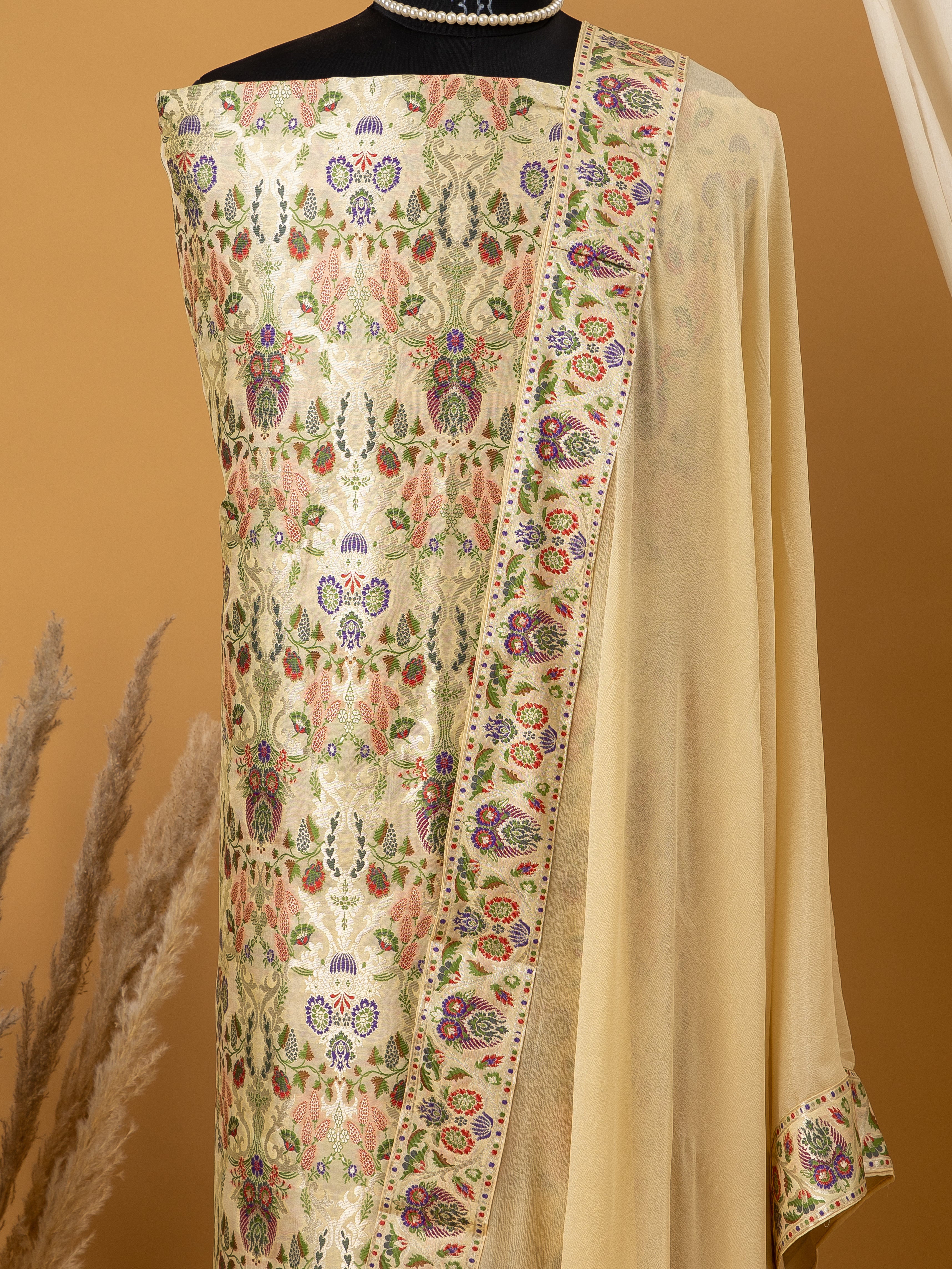 Khimkhab Suit