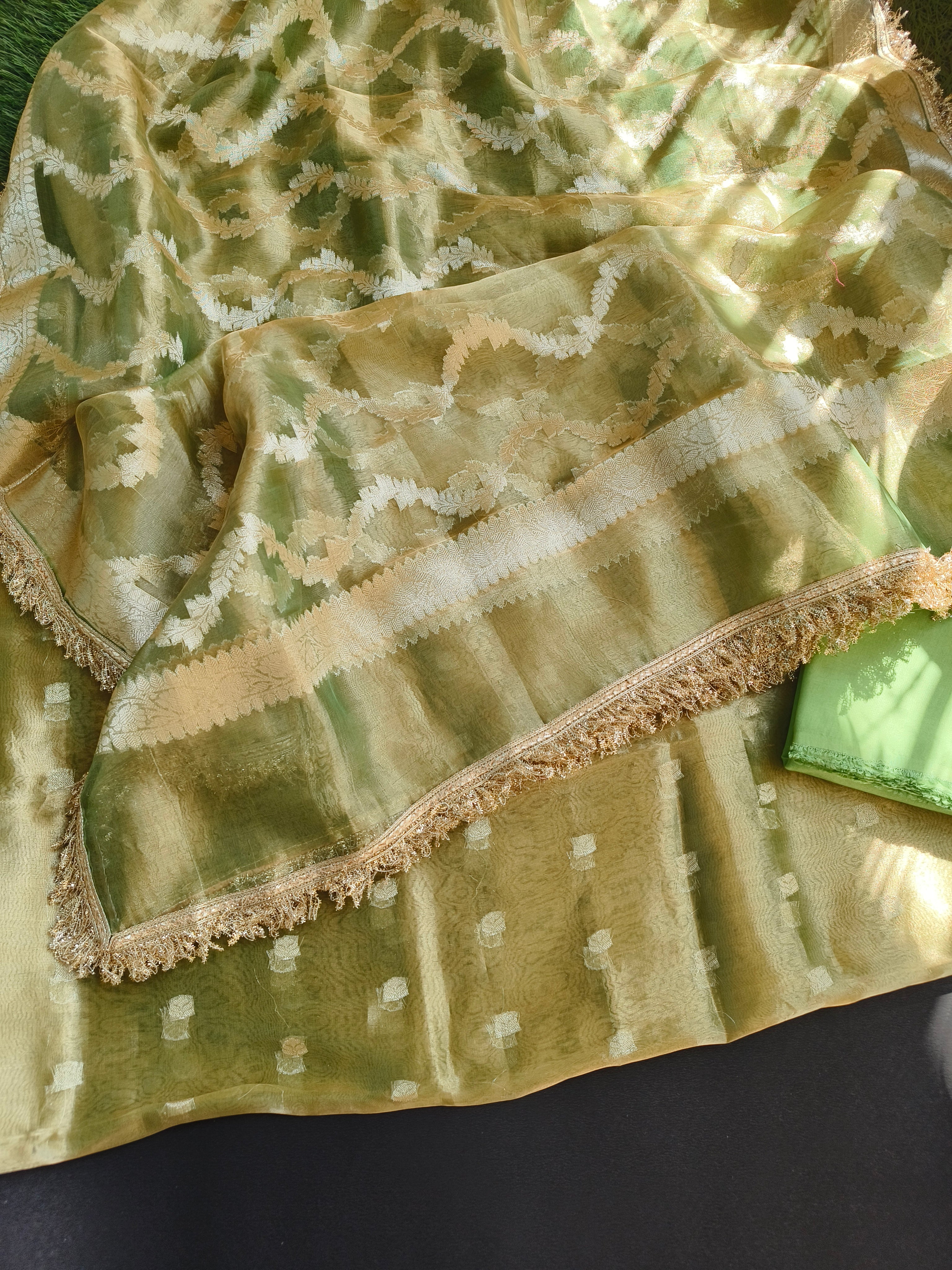 Tissue suits